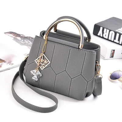 Luxury Women Crossbody Bags Look so fashionable and high level class  