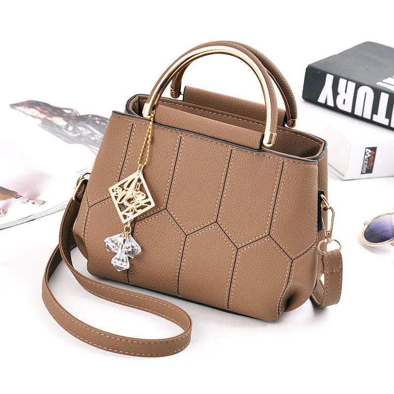 Luxury Women Crossbody Bags Look so fashionable and high level class  